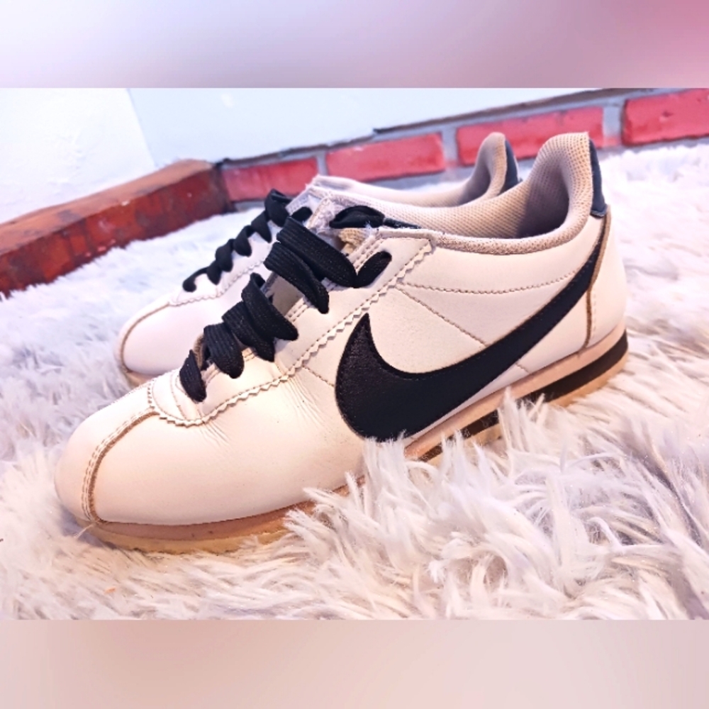 Nike Cortez, women's 7